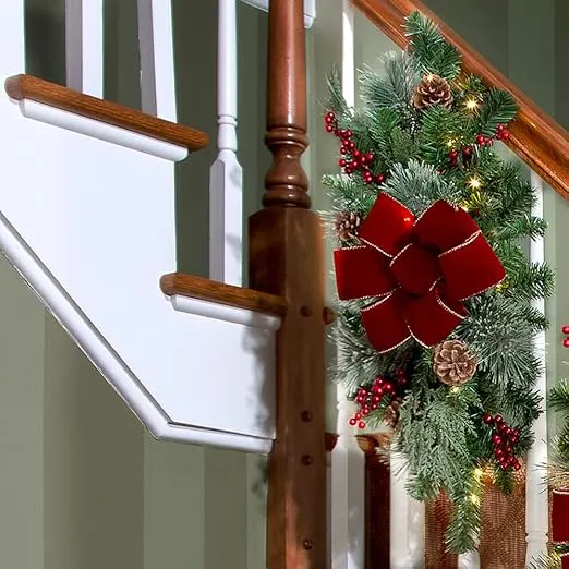 Haute Decor Classic Pre-lit 26 inch PE/PVC Artificial Fir Christmas Swag (Staircase), 20 Soft White LED, Indoor/Outdoor